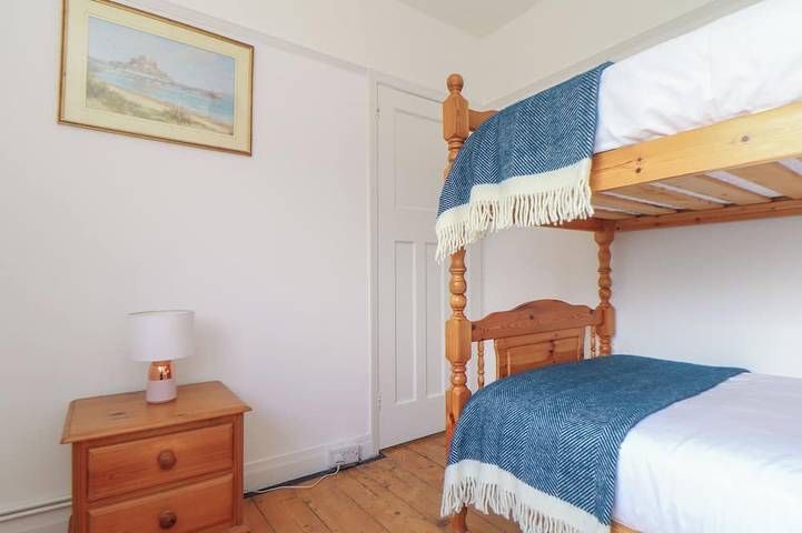 The Heights, pet friendly, country holiday cottage in Truro in Truro, Cornouailles
