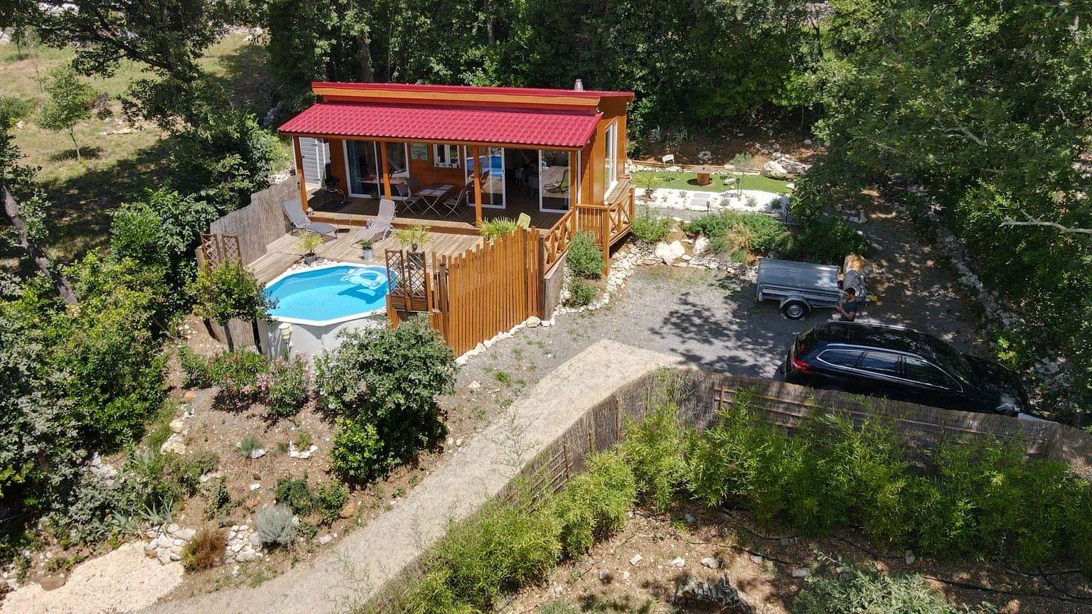 Chalet Matéo climatisé avec piscine privative in Saint-Alban-Auriolles, Ardèche
