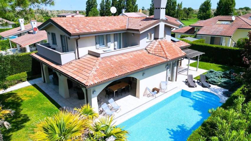 Agriturismo per 8 persone, con Balcone e Giardino nonché Piscina in Provincia di Rovigo