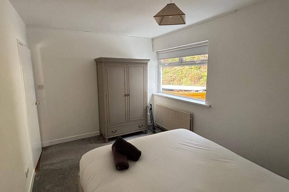 The Waterfront House 9 minutes drive to Kinsale,6 bedrooms , sleeps 18 guests in Condado de Cork