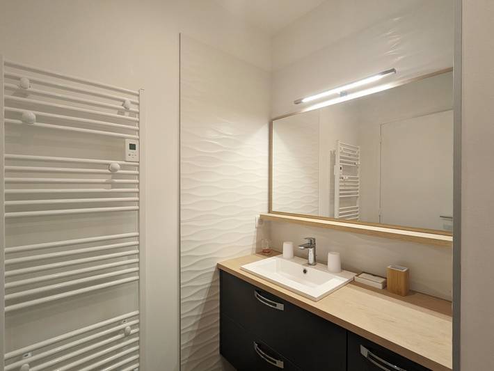 Ganze Wohnung, Charmantes Ferienwohnung im Park Balsan: Zentrale Lage, Moderne Ausstattung, Parkplatz inklusive in Châteauroux, Châteauroux und Umgebung