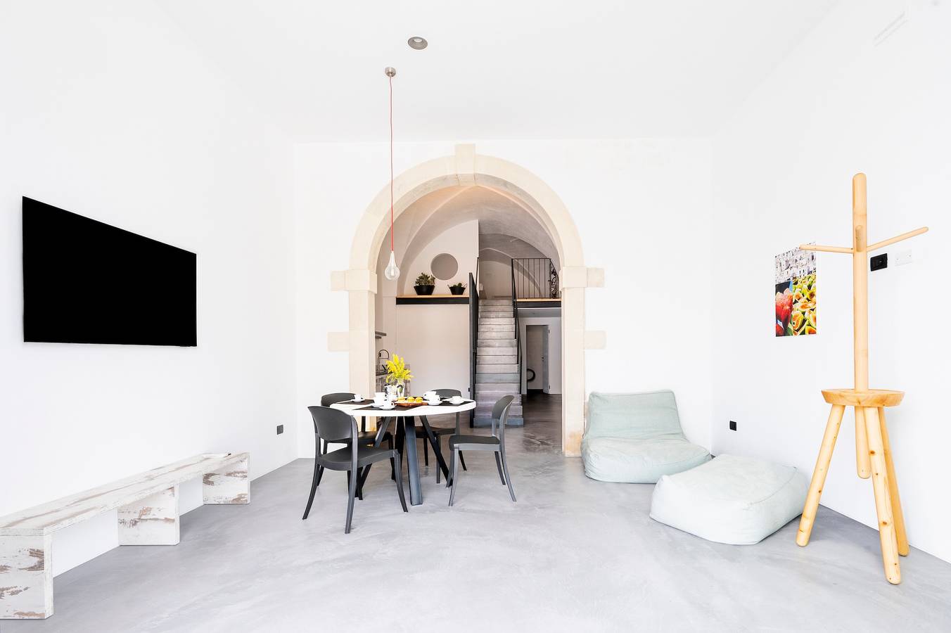 Entire apartment, Holiday Home 'Due' with Shared Terrace, Wi-Fi and Air Conditioning in Melendugno, Lecce Province
