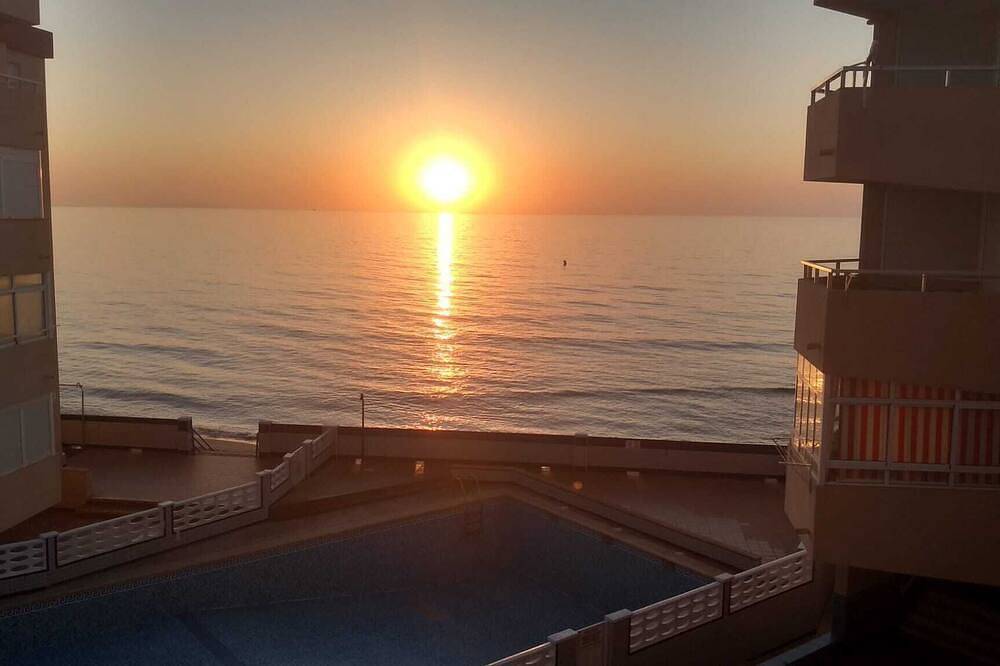 Entire apartment, Apartment with direct access to the beach in San Javier, Costa Cálida