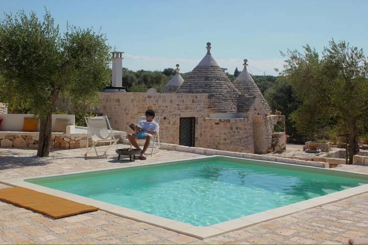 Trullo per 6 persone, con giardino e piscina nonché panorama in Castellana Grotte