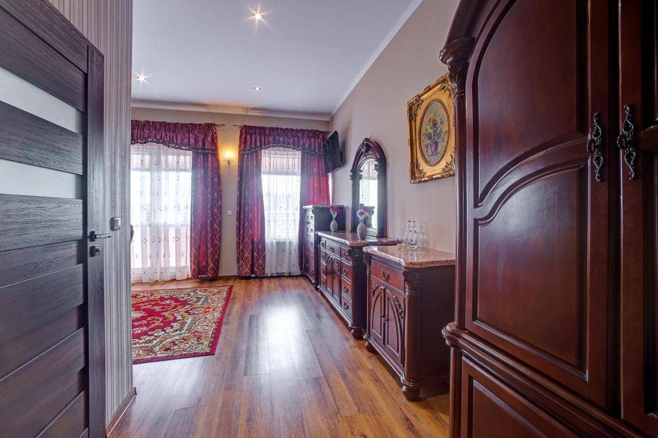 Hotel i Restauracja Bona in Sanok, Karpaty (Polska)