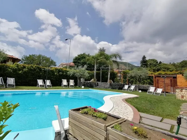 Ferienhaus für 4 Personen, mit Pool und Garten sowie Ausblick - 1