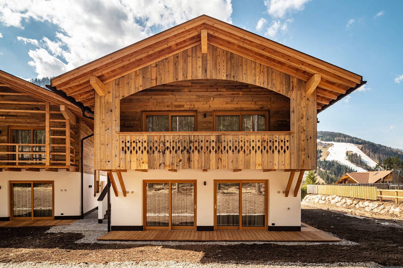 Appartamento intero, Appartamento "Les Ciases Chalets Dolomites Apt 3" con balcone privato, sauna in comune e Wi-Fi in San Vigilio di Marebbe, Marebbe