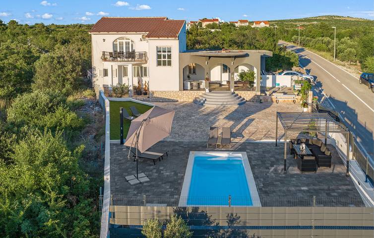 Ferienhaus für 12 Personen, mit Terrasse und Pool, mit Haustier in Primosten - 2