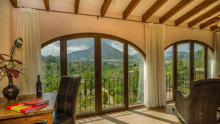 Location de vacances pour 10 personnes, avec Balcon et Jacuzzi ainsi que Terrasse et Jardin à Orba - 3