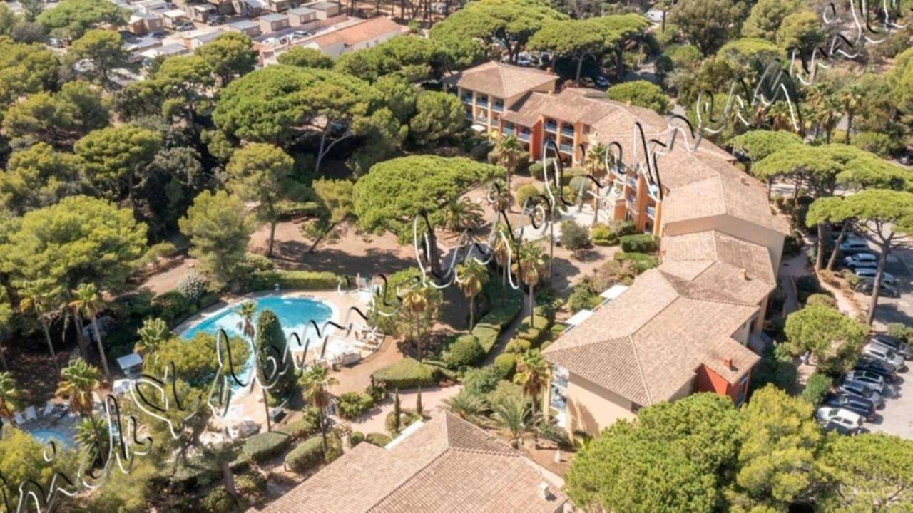 Appartement entier, Hyeres, Magnifique Parc de la Presqu'île avec Piscine et Plage face à Porquerolles ! in Hyeres, Parc national de Port-Cros