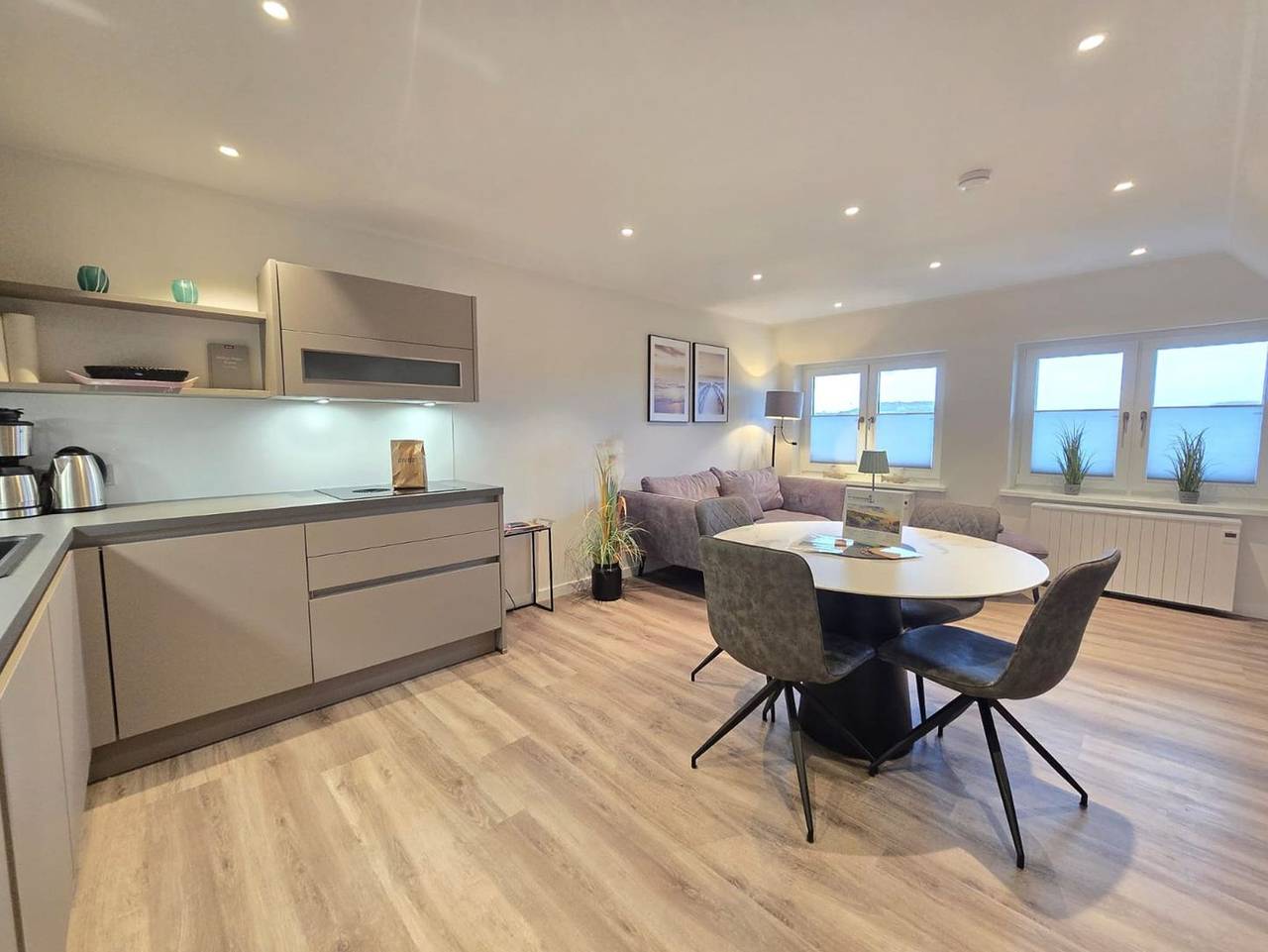 Ganze Ferienwohnung, Ferienwohnung Dünenliebe Rantum - Ferienwohnung Dünenliebe Rantum auf Sylt – Exklusives Reetdachdomizil in den Dünen, nur 100 Meter vom Meer entfernt in Rantum, Sylt (Gemeinde)