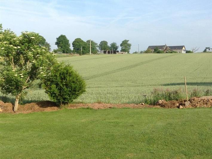 Location de vacances pour 3 personnes, avec piscine ainsi que vue et terrasse, animaux acceptés à Savigny-le-Vieux - 3