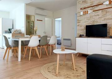 Location De Vacances pour 11 Personnes dans Saint Pierre la Mer, Fleury, Photo 3