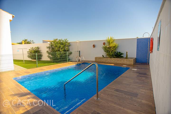 Holiday home for 6 people with garden in Fuente del Gallo, Conil de la Frontera