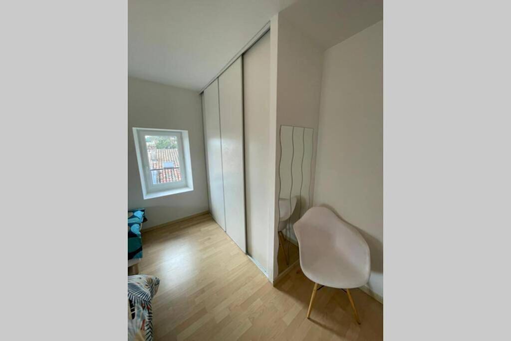 Appartement entier, Superbe appartement avec 2 Chambres - 9 Personnes - Parking Privé in Tain-l'Hermitage, Région de Valence