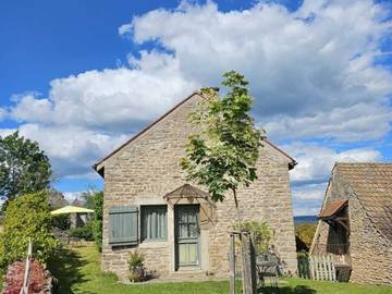 Gîte pour 2 personnes, avec terrasse, animaux acceptés dans vallée de l'Ouche