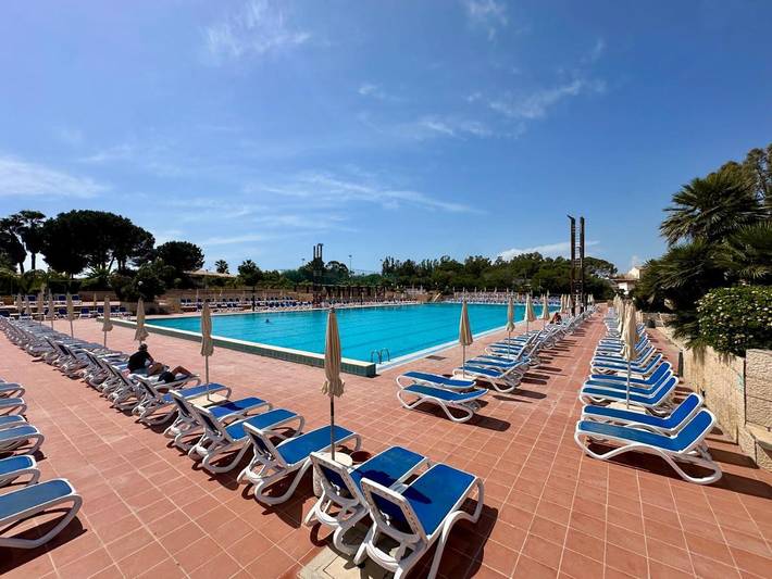 Villaggio vacanza per 6 persone, con piscina e giardino nonché panorama in Sicilia