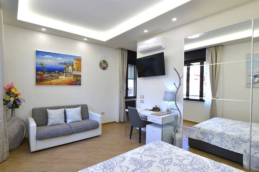 Suite Caserta Deluxe in der Nähe des Königspalastes von Caserta, Wifi, Netflix, Parkplatz ... in Caserta, Caserta Provinz