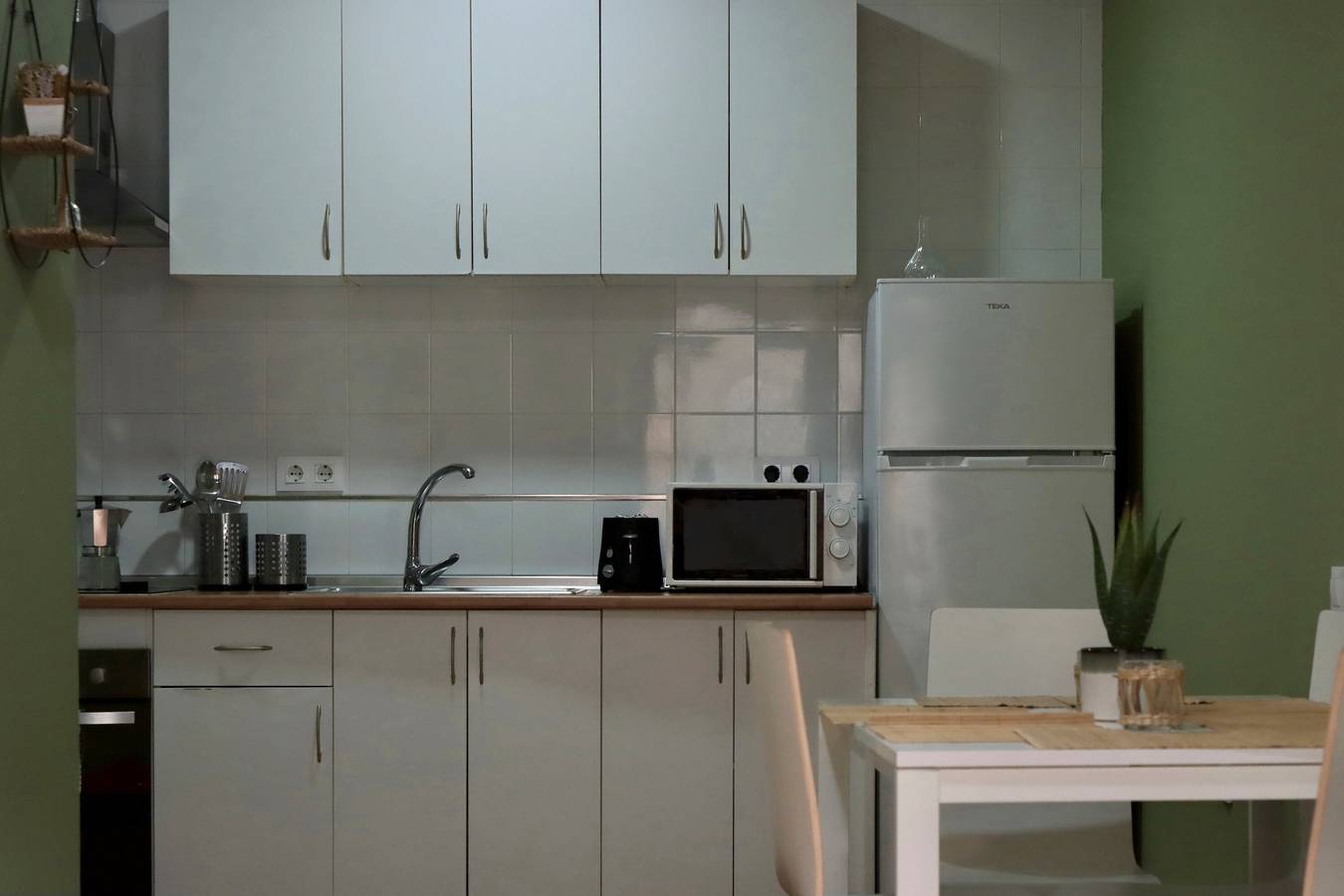 Apartamento entero, Apartamento 'La Bella Escondida' con Wi-Fi y Aire Acondicionado in La Vina, Cádiz