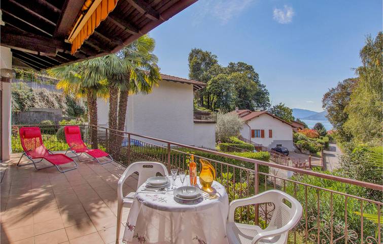 Ferienhaus für 4 Personen, mit Terrasse und Seeblick in Comune di Luino - 2
