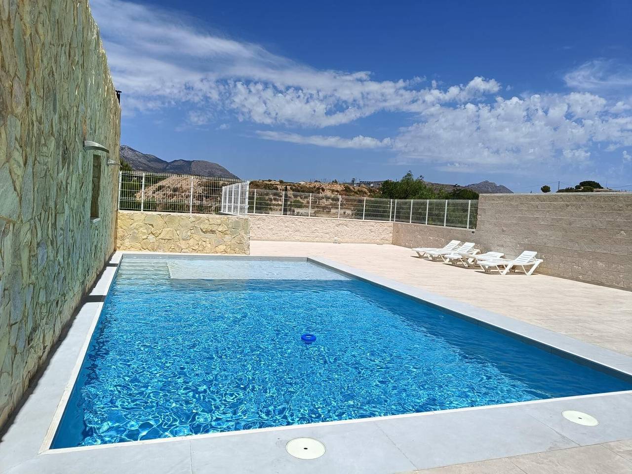 Villa "Bender House" con vista montagna, Wi-Fi e aria condizionata in Moralet, Alicante