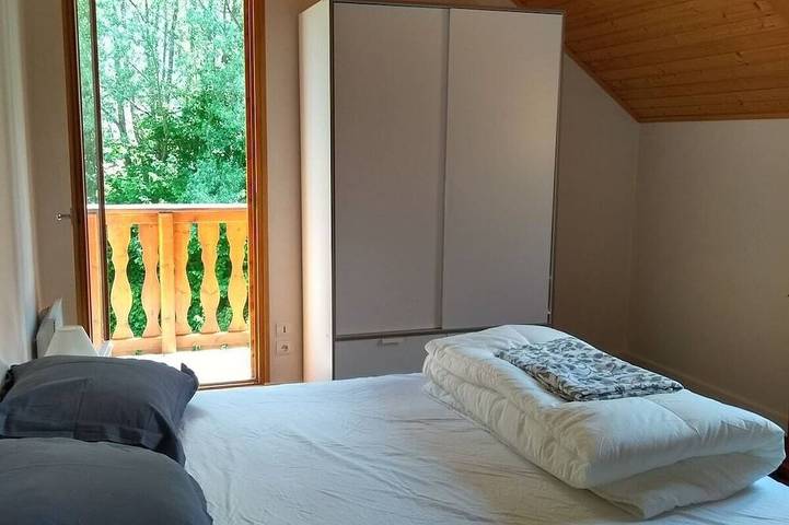 Impresionante casa y jardín en Bourg d'Oisans, ciclista amable, garaje, WIFI in Le Bourg-d'Oisans, Parque Nacional de los Ecrins