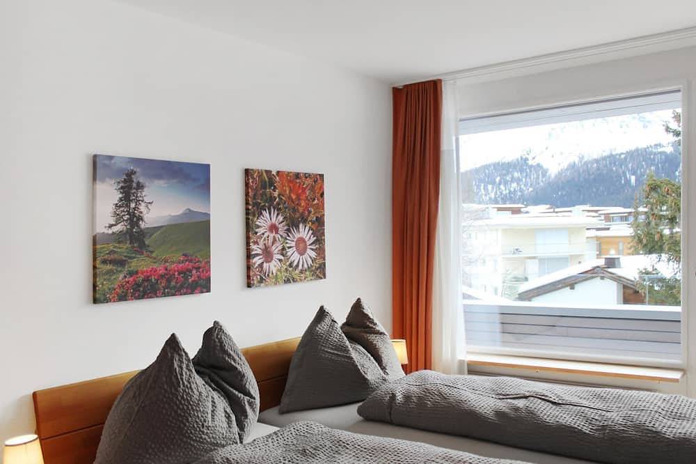 Ganze Wohnung, Chesa Kristella Appartement/Fewo, Dusche und Bad, Wc, 6-Bettwohnung in Arosa, Plessur Alpen