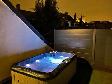 Gîte pour 2 personnes, avec terrasse et jacuzzi à Le Mans