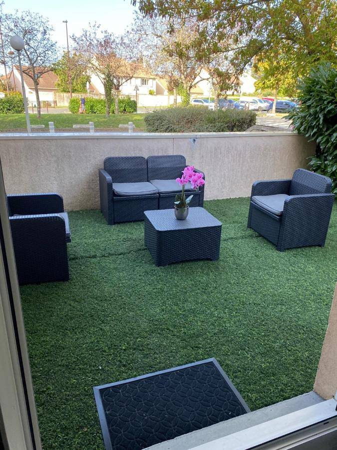 Appartement entier, Appart cosy rénové Terrasse & Jardin- 20 min Paris in Les Ulis, Essonne