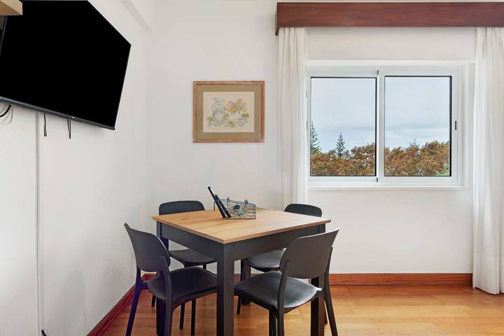 Entire apartment, Apartment 'Machico Beach Front' with Sea View, Wi-Fi and Air Conditioning in Machico, Madeira