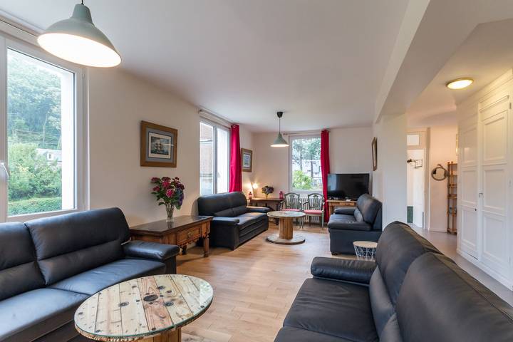 Gîte pour 15 personnes, avec terrasse et jardin dans Les Grandes Dalles - 4