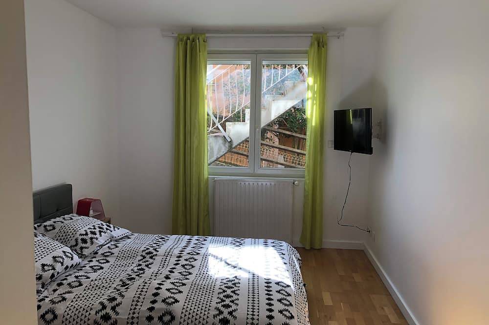 Entire apartment, Magnificent 158m² loft in Caluire le bas, 10mm from Lyon 6, in Caluire-et-Cuire, Rhône