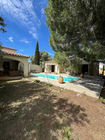 Cottage pour 6 personnes, avec terrasse ainsi que piscine et jardin à Claira