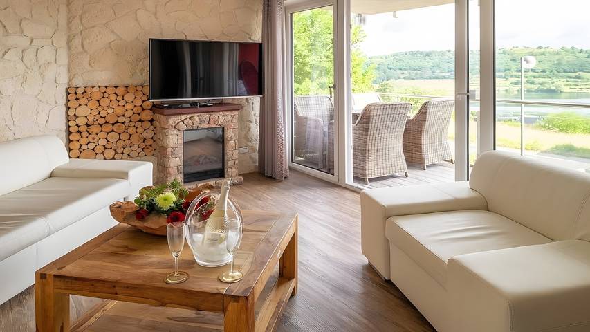 Ferienwohnung für 6 Personen, mit Balkon und Whirlpool sowie Garten und Sauna in der Vulkaneifel