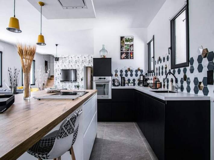 Vakantiewoning voor 8 personen, met zwembad en tuin, kindvriendelijk in L'Isle-sur-la-Sorgue