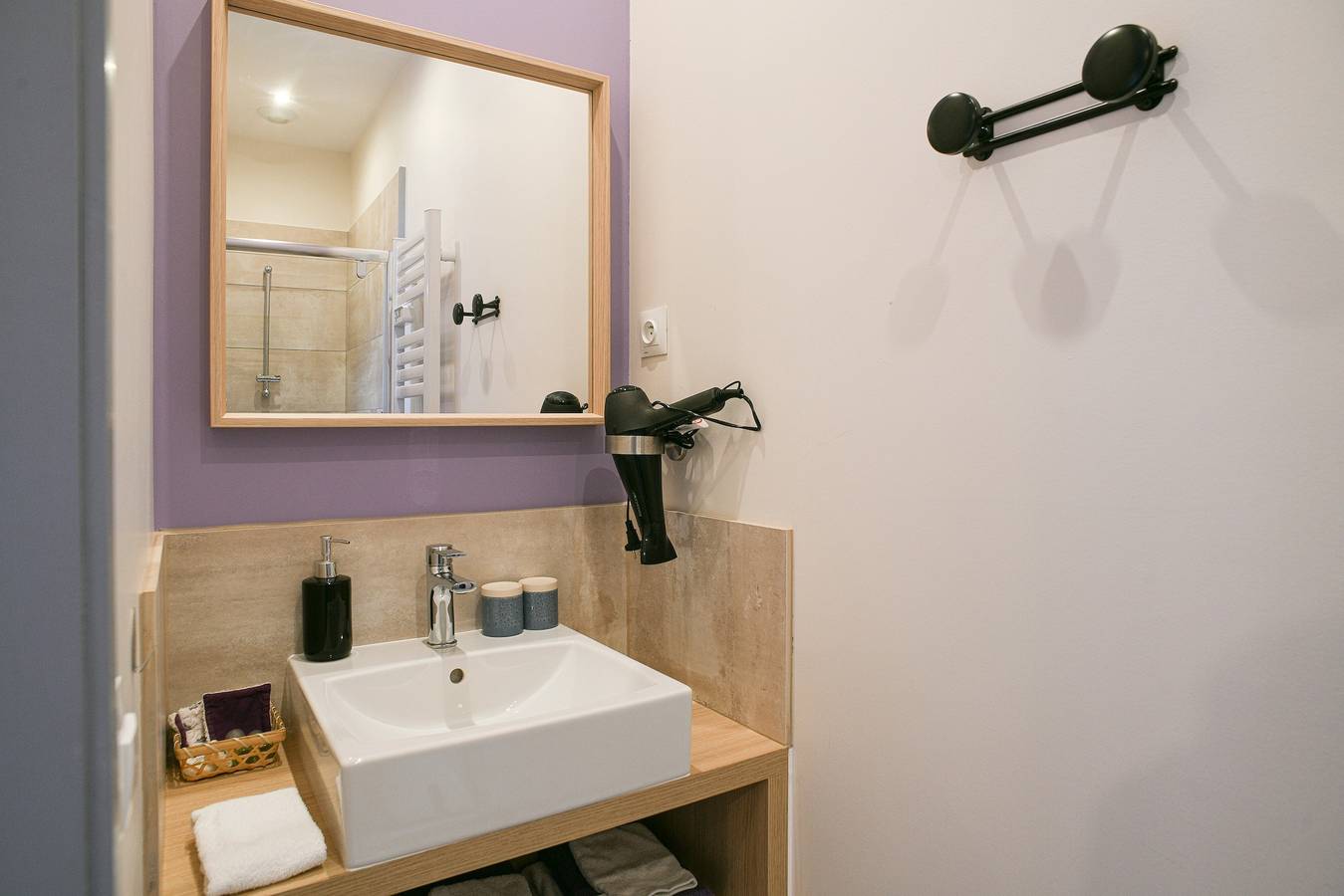 Gastenkamer 'L’attrape-rêves': bergzicht, gedeelde tuin en Wi-Fi, foto 14