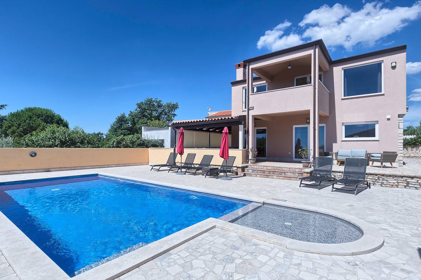 Ferienhaus mit Pool in Peruski, Südküste Istrien