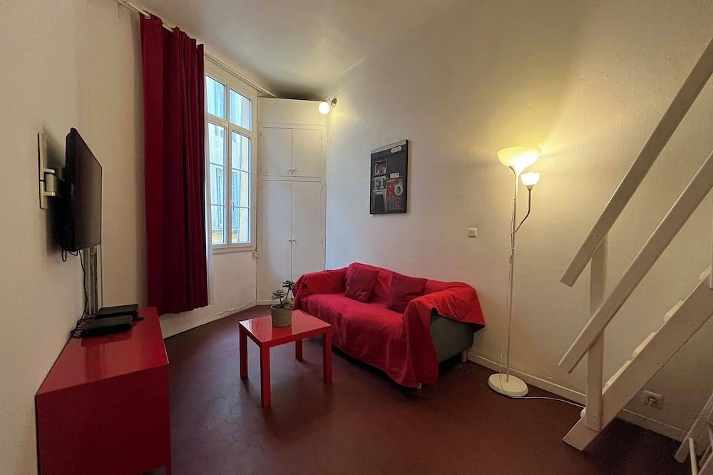 Appartement entier, Bel appartement rénové, au coeur d'Aix très proche fontaine de la Rotonde in Aix-en-Provence, Côte méditerranéenne (France)