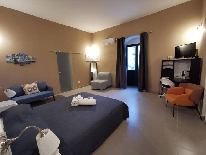 B&b per 3 persone, con panorama e balcone in Noto