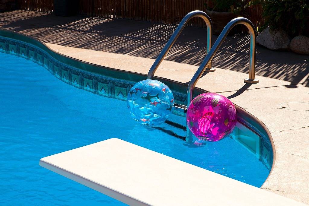 Rückzugsort am Pool, Peachland Carriage House in Peachland, Regional District of Central Okanagan