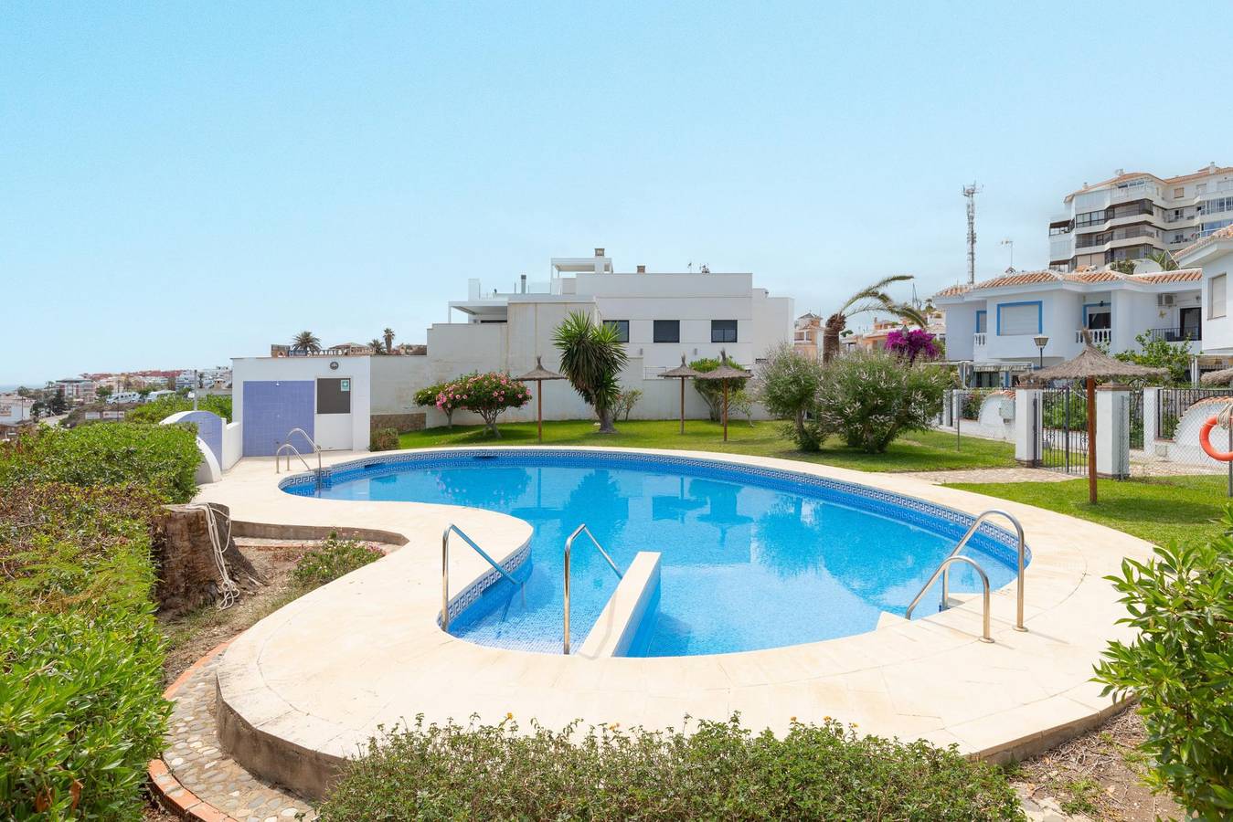 Casa Siloam - Magnifique maison avec vue sur la mer, piscine partagée et Wifi gratuit in Torrox Costa, Torrox