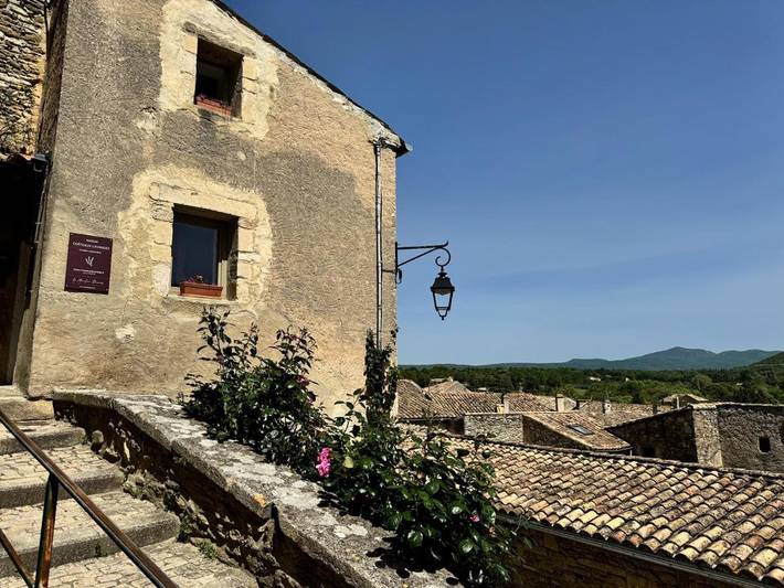 Location de vacances pour 2 personnes, avec vue dans Office De Tourisme De Grignan - 2