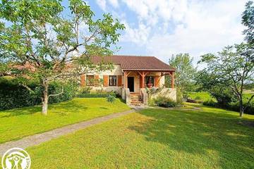 Location de vacances pour 8 personnes, avec jardin à Laburgade