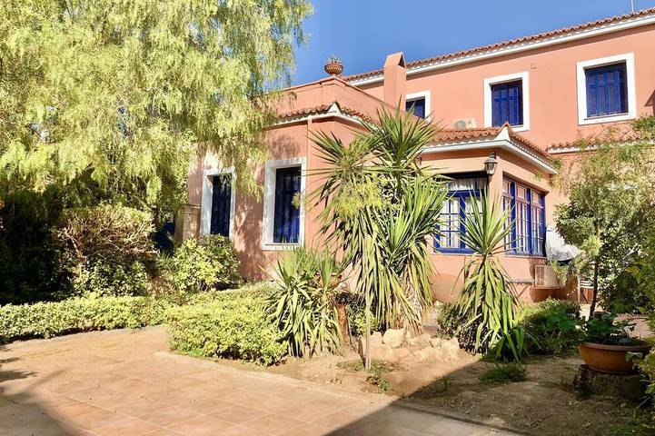 Villa for 6 people, with garden and balcony in Aegina