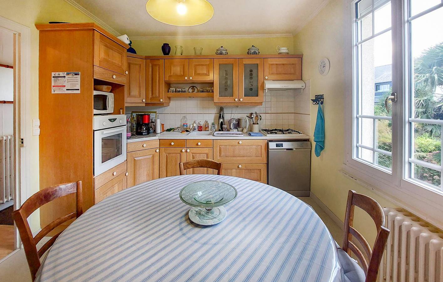 Apartamento vacacional entero, Encantador apartamento con jardín, WiFi y aparcamiento cerca de Plage des Bas-Sablons in Saint-Malo, Región de Saint-Malo