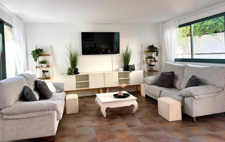 Chalet para 10 personas, con Jacuzzi y Terraza además de Jardín y Piscina en Provincia de Valencia - 2
