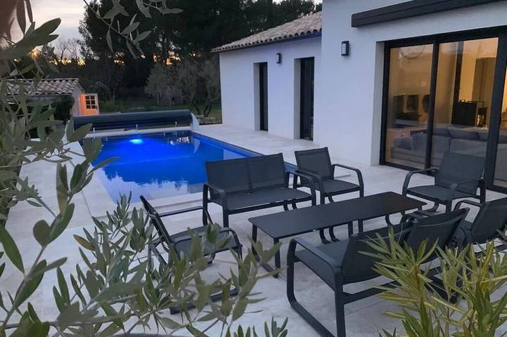Villa pour 10 personnes, avec Terrasse et Jardin