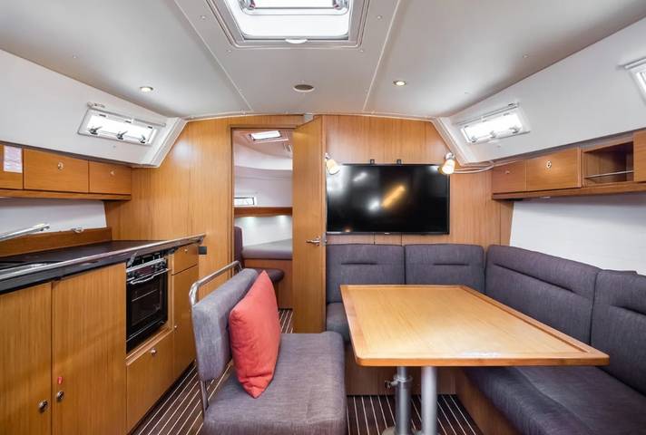 Vakantieboot 'Barco en Port Olympic' met dekken & Wi-Fi in Port Forum, Sant Adrià de Besòs