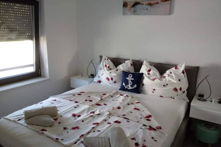 Appartement entier, -Super appartement en duplex -avec vue sur la mer -situé directement sur la plage -garage souterrain in Pjescana Uvala, Côte Sud d'Istrie