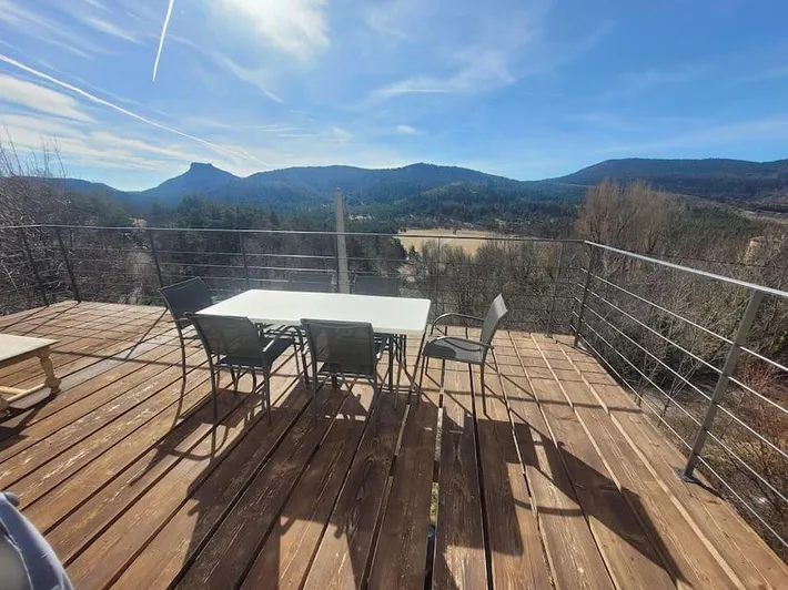Villa für 8 Personen, mit Terrasse und Ausblick sowie Garten - 1